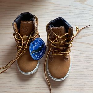 Baby Timberland Boots never worn size 6.5